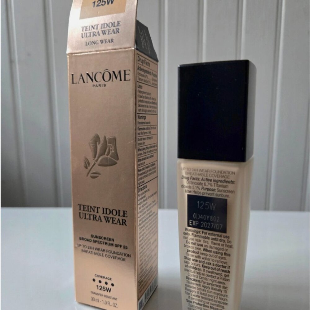 Lancome  125W exp 07-27 Teint Idole Ultra Wear Foundation